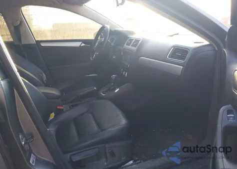 2013 Volkswagen Jetta 2.5L Se from USA, damaged, VIN 3VWDP7AJ9DM250575